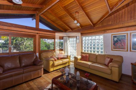 Casa à venda com 350m², 4 quartos e 3 vagas Casa à venda com 350m², 4 quartos e 3 vagasMezanino