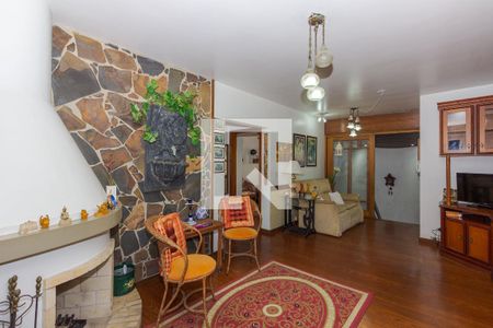 Casa à venda com 350m², 4 quartos e 3 vagas Casa à venda com 350m², 4 quartos e 3 vagasSala de Estar superior