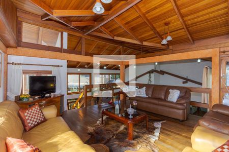 Casa à venda com 350m², 4 quartos e 3 vagas Casa à venda com 350m², 4 quartos e 3 vagasMezanino