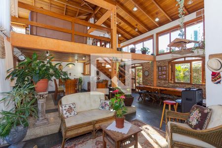 Casa à venda com 350m², 4 quartos e 3 vagas Casa à venda com 350m², 4 quartos e 3 vagasSala de Estar superior