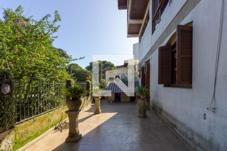 Casa à venda com 350m², 4 quartos e 3 vagas Casa à venda com 350m², 4 quartos e 3 vagasÁrea Externa