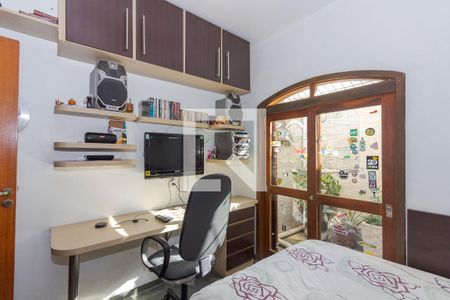 Casa à venda com 350m², 4 quartos e 3 vagas Casa à venda com 350m², 4 quartos e 3 vagasQuarto 2