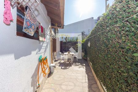 Casa à venda com 350m², 4 quartos e 3 vagas Casa à venda com 350m², 4 quartos e 3 vagasÁrea Externa