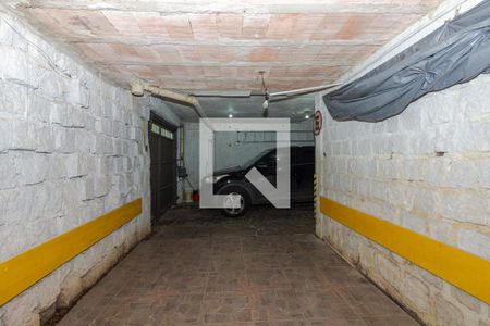 Casa à venda com 350m², 4 quartos e 3 vagas Casa à venda com 350m², 4 quartos e 3 vagasGaragem