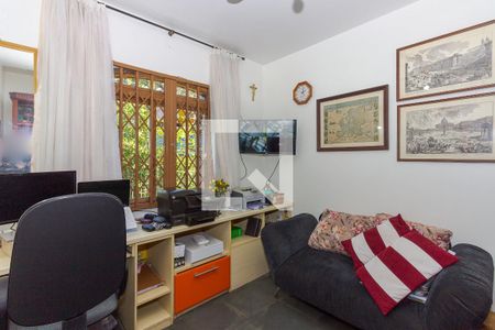 Casa à venda com 350m², 4 quartos e 3 vagas Casa à venda com 350m², 4 quartos e 3 vagasEscritório