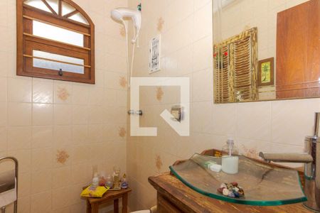 Casa à venda com 350m², 4 quartos e 3 vagas Casa à venda com 350m², 4 quartos e 3 vagasLavabo