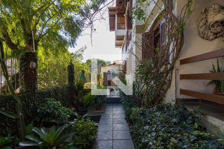 Casa à venda com 350m², 4 quartos e 3 vagas Casa à venda com 350m², 4 quartos e 3 vagasÁrea Externa