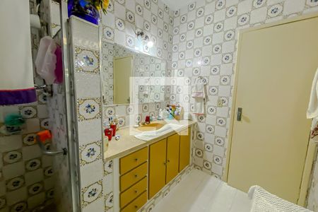 Casa à venda com 250m², 3 quartos e 7 vagasBanheiro 2