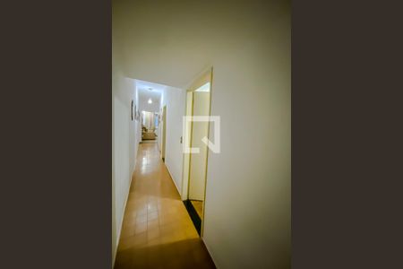 Casa à venda com 250m², 3 quartos e 7 vagasCorredor