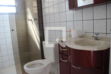 Banheiro de apartamento para alugar com 2 quartos, 60m² em Jardim Caiapia, Cotia