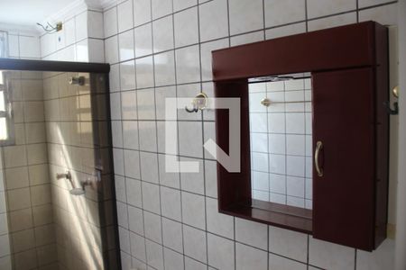 Banheiro de apartamento para alugar com 2 quartos, 60m² em Jardim Caiapia, Cotia