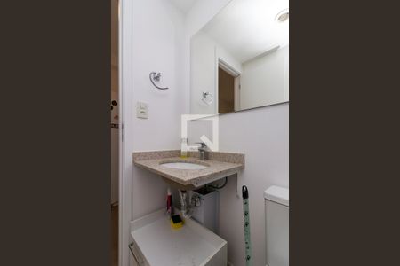 Banheiro de kitnet/studio para alugar com 1 quarto, 50m² em Indianópolis, São Paulo