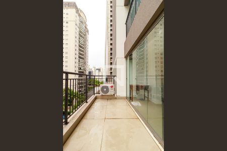 Studio - Varanda de kitnet/studio para alugar com 1 quarto, 50m² em Indianópolis, São Paulo