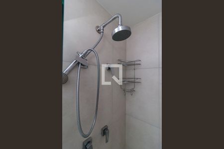 Banheiro de kitnet/studio para alugar com 1 quarto, 50m² em Indianópolis, São Paulo