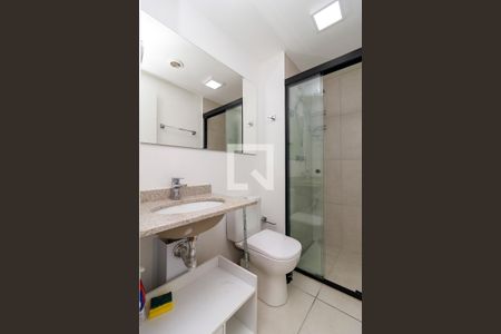 Banheiro de kitnet/studio para alugar com 1 quarto, 50m² em Indianópolis, São Paulo