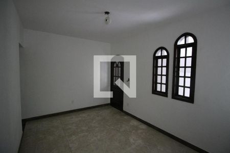 Sala de casa para alugar com 2 quartos, 77m² em Porto da Pedra, São Gonçalo