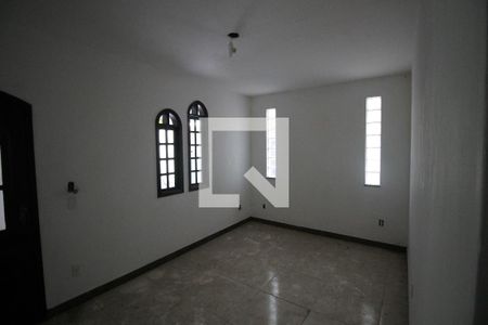 Sala de casa para alugar com 2 quartos, 77m² em Porto da Pedra, São Gonçalo