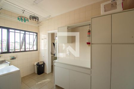 Apartamento para alugar com 204m², 4 quartos e 2 vagas Apartamento para alugar com 204m², 4 quartos e 2 vagasÁrea de Serviço
