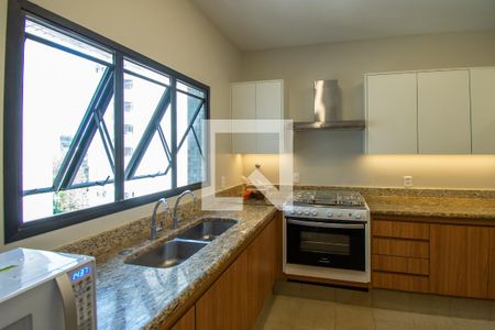 Apartamento para alugar com 204m², 4 quartos e 2 vagas Apartamento para alugar com 204m², 4 quartos e 2 vagasCozinha