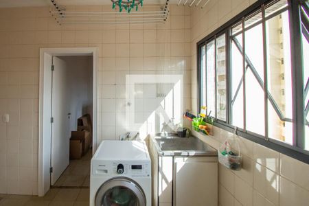 Apartamento para alugar com 204m², 4 quartos e 2 vagas Apartamento para alugar com 204m², 4 quartos e 2 vagasÁrea de Serviço