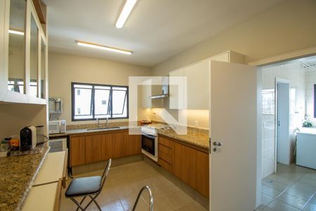 Apartamento para alugar com 204m², 4 quartos e 2 vagas Apartamento para alugar com 204m², 4 quartos e 2 vagasCozinha