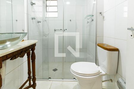 Banheiro de apartamento para alugar com 2 quartos, 57m² em Água Branca, São Paulo