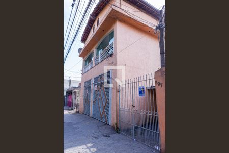 Casa à venda com 250m², 3 quartos e 1 vaga Casa à venda com 250m², 3 quartos e 1 vagaFachada