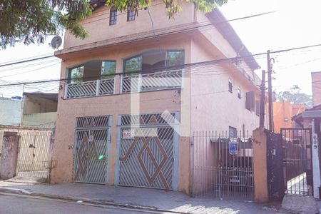 Casa à venda com 250m², 3 quartos e 1 vaga Casa à venda com 250m², 3 quartos e 1 vagaFachada