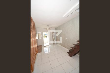 Sala/Quarto de casa para alugar com 1 quarto, 60m² em Vila Kosmos, Rio de Janeiro