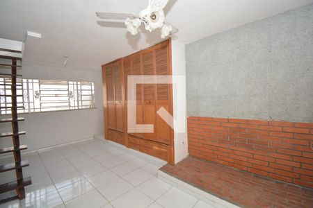 Sala/Quarto de casa para alugar com 1 quarto, 60m² em Vila Kosmos, Rio de Janeiro