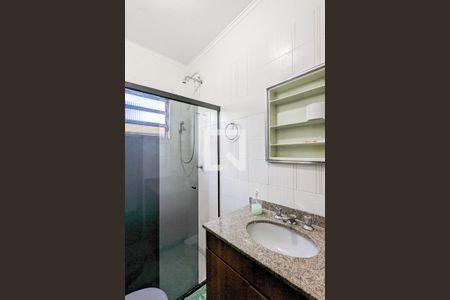 Casa à venda com 151m², 3 quartos e 2 vagas Casa à venda com 151m², 3 quartos e 2 vagasBanheiro