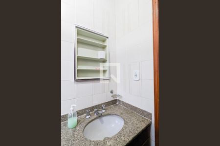 Casa à venda com 151m², 3 quartos e 2 vagas Casa à venda com 151m², 3 quartos e 2 vagasBanheiro