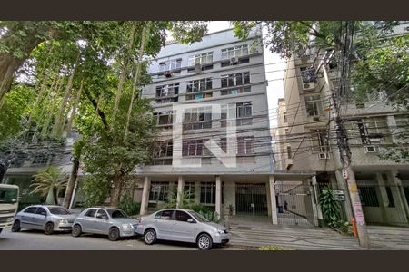 Apartamento à venda com 60m², 2 quartos e sem vagaFachada e portaria