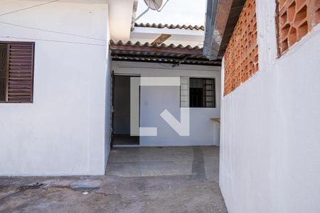Casa para alugar com 71m², 2 quartos e sem vagaQuintal