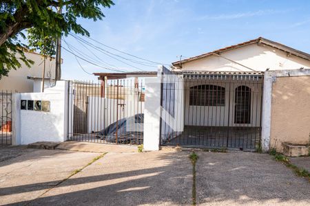 Casa para alugar com 71m², 2 quartos e sem vagaFachada