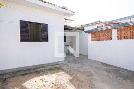 Casa para alugar com 71m², 2 quartos e sem vagaQuintal
