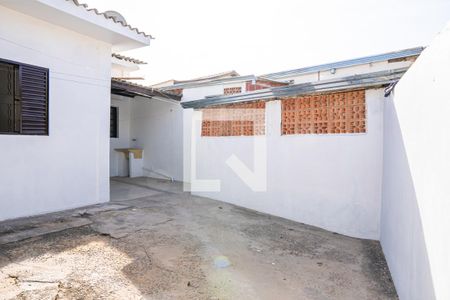Casa para alugar com 71m², 2 quartos e sem vagaQuintal