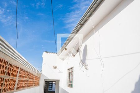 Casa para alugar com 71m², 2 quartos e sem vagaFachada