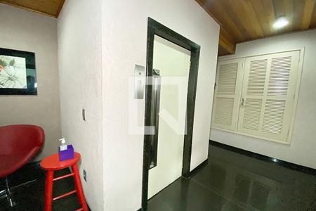 Apartamento à venda com 235m², 3 quartos e 1 vagaElevador
