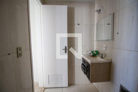 Apartamento para alugar com 58m², 2 quartos e 2 vagas Apartamento para alugar com 58m², 2 quartos e 2 vagasBanheiro