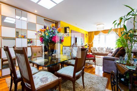Sala de apartamento à venda com 3 quartos, 123m² em Vila Gilda, Santo André