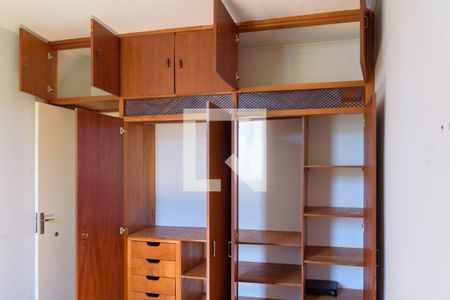 Quarto 1 - Armários de apartamento para alugar com 2 quartos, 60m² em Jardim Pauliceia, Campinas