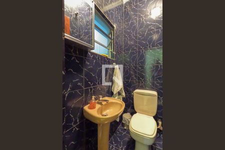 Casa à venda com 250m², 4 quartos e 5 vagasLavabo