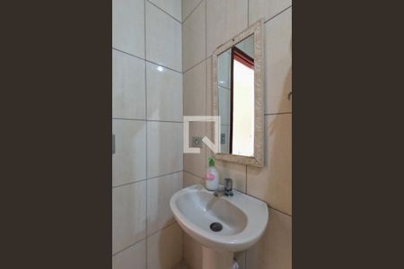 Casa à venda com 250m², 4 quartos e 5 vagasBanheiro de Serviço