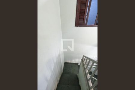 Casa à venda com 250m², 4 quartos e 5 vagasEscada
