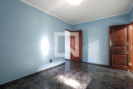 Casa à venda com 250m², 4 quartos e 5 vagasSuíte 2