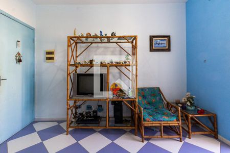 Detalhe da sala de estar de apartamento para alugar com 3 quartos, 98m² em Canto do Forte, Praia Grande