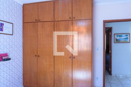 Casa à venda com 164m², 3 quartos e 3 vagasQuarto 2