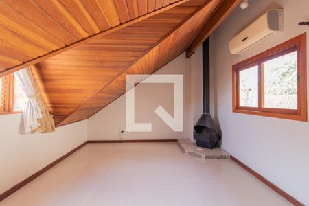 Casa de condomínio à venda com 250m², 3 quartos e sem vagaSótão