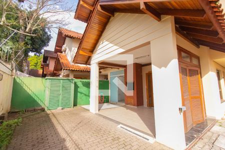 Casa de condomínio à venda com 250m², 3 quartos e sem vagaGaragem